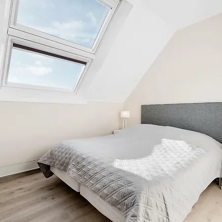 Kong Oscars Apartment *