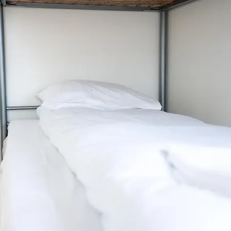 Kong Oscars Apartment